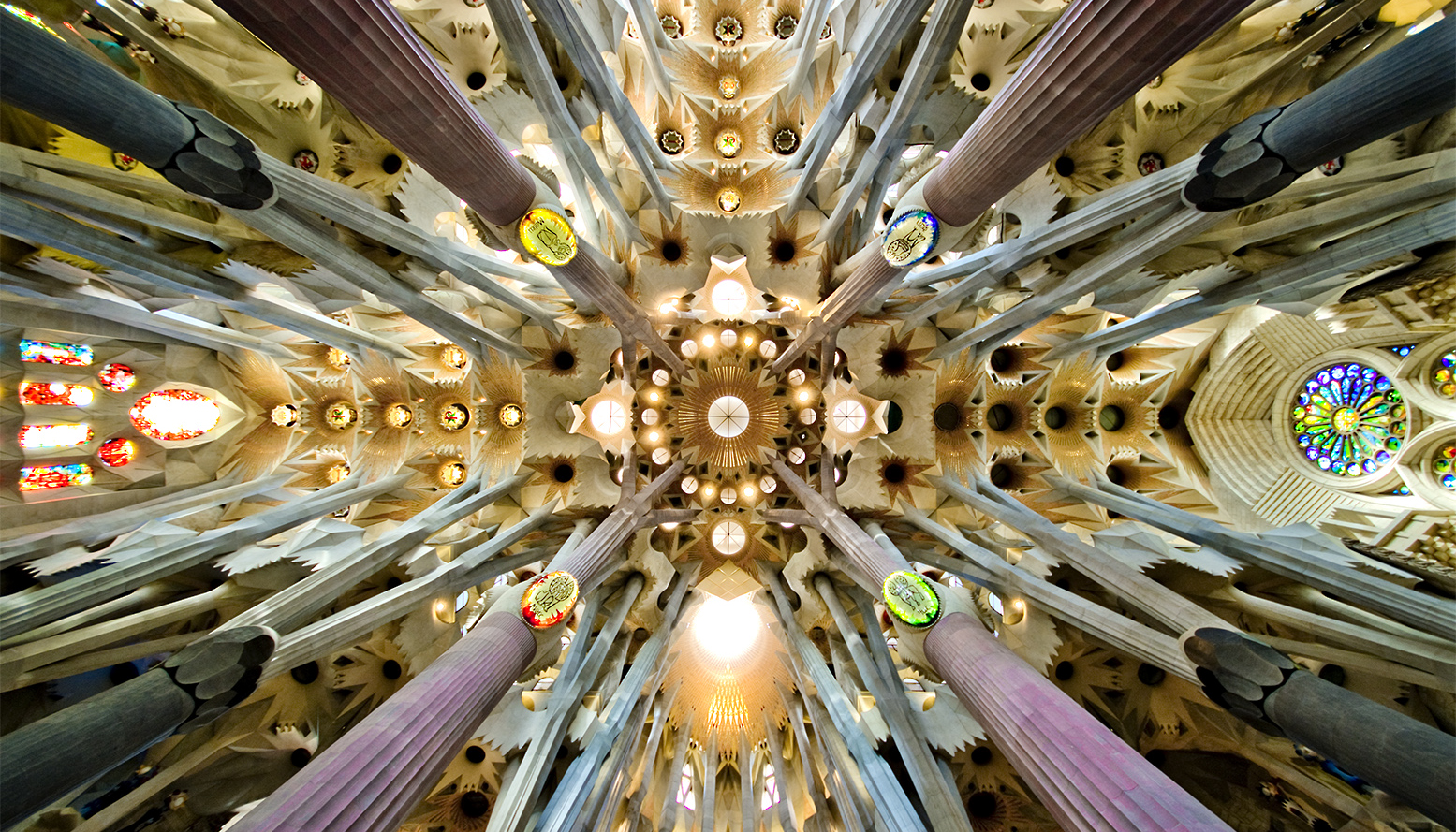La Sagrada Familia ceiling